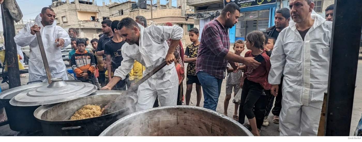 Gaza: Common kitchens feed thousands as food stocks dwindle